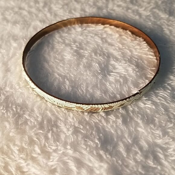 Vintage White & Gold Bracelet - Picture 2 of 3